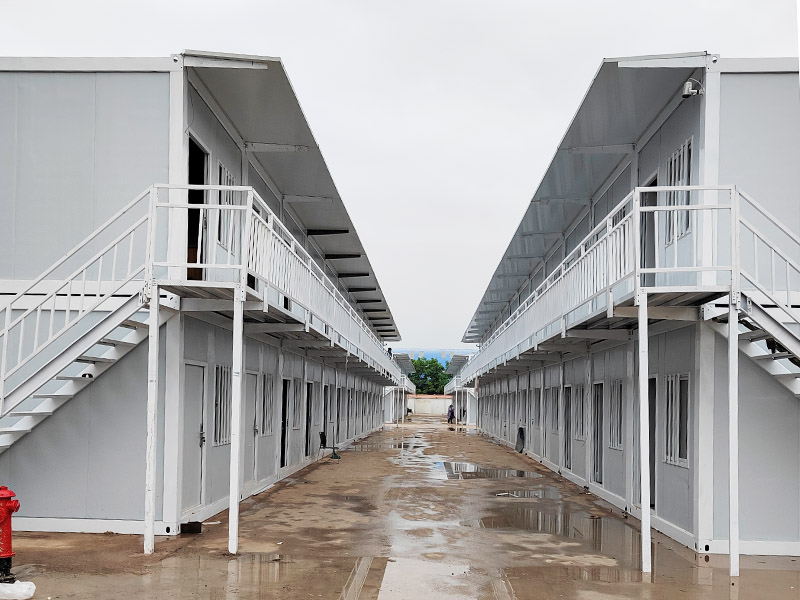 Projet d'hébergement de conteneurs modulaires à grande échelle