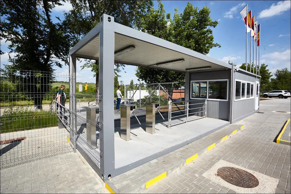 Poste de police modulaire portable pour un déploiement rapide