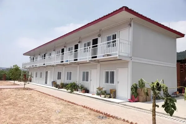 Série de maisons de conteneurs emballées à plat